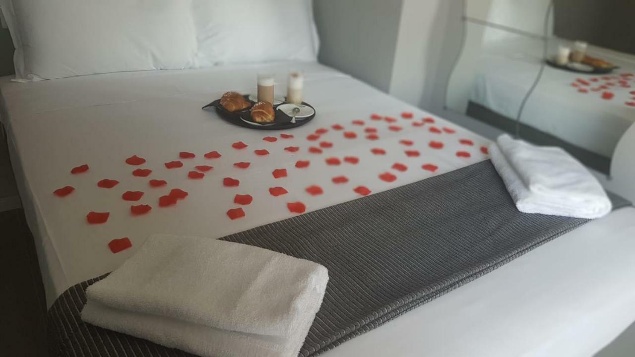 Living Bed And Breakfast คาโซริอา ภายนอก รูปภาพ