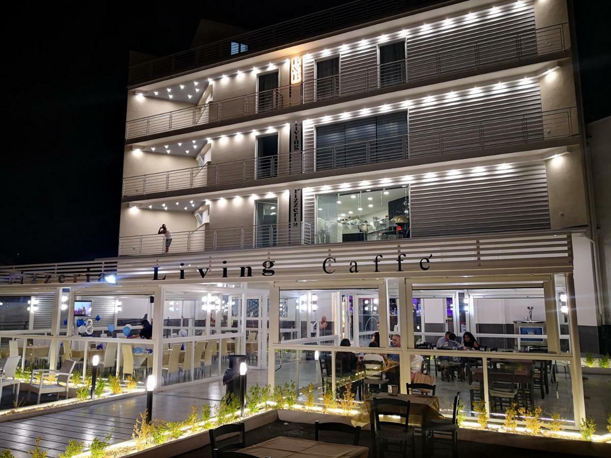 Living Bed And Breakfast คาโซริอา ภายนอก รูปภาพ
