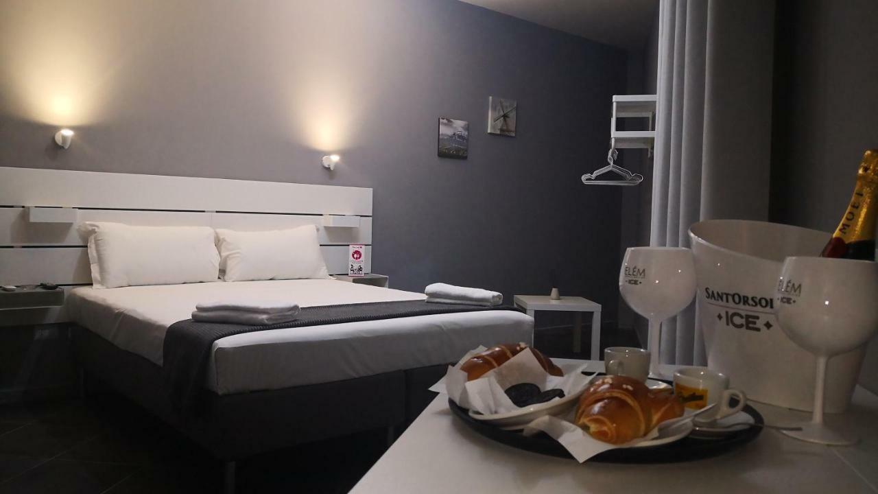 Living Bed And Breakfast คาโซริอา ภายนอก รูปภาพ